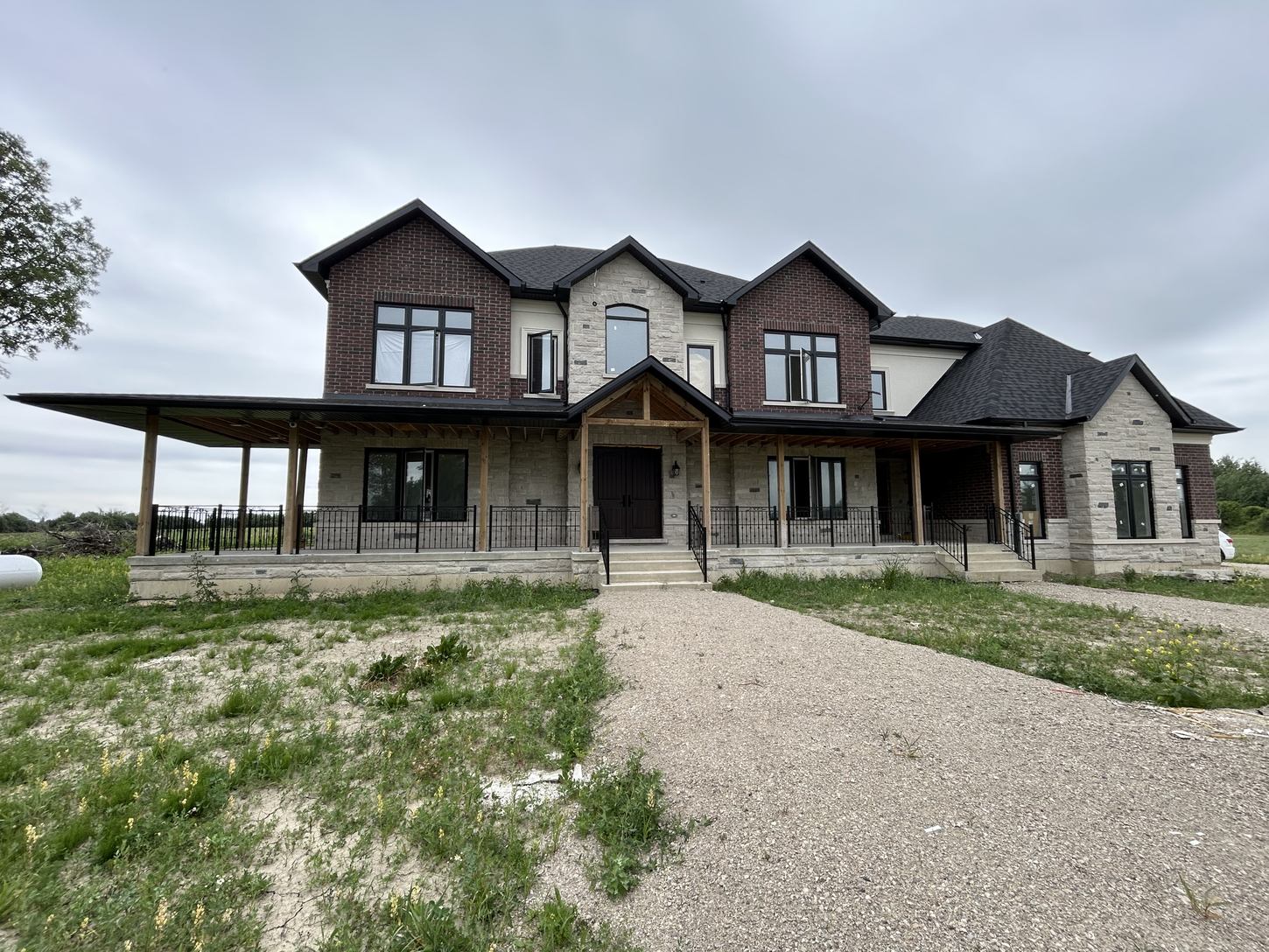 Front elevation of the Centreville custom home by Danclair Construction